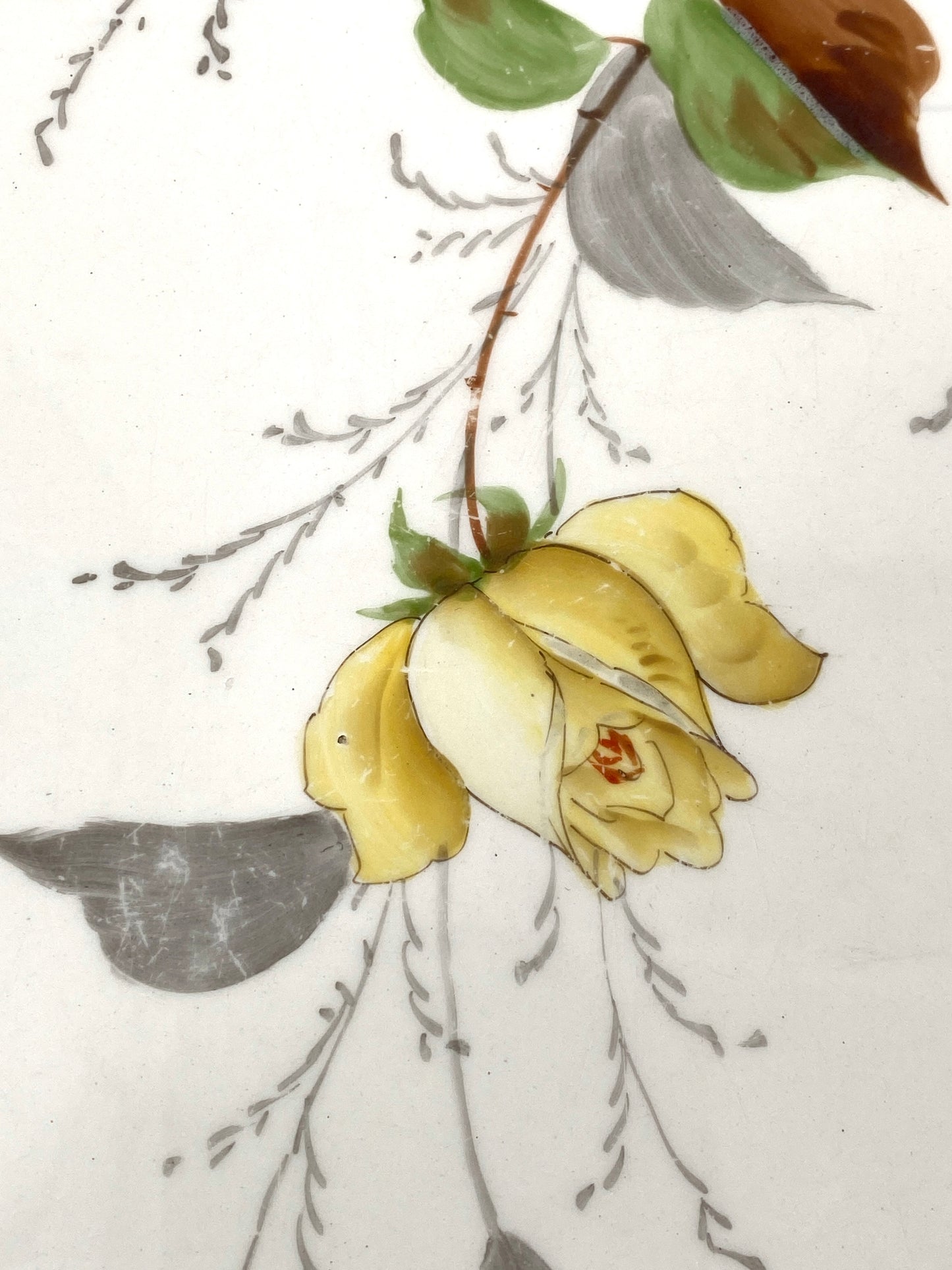 Große, bemalte Fliesenplatte mit einer Blumenkomposition, Jugendstil um 1900