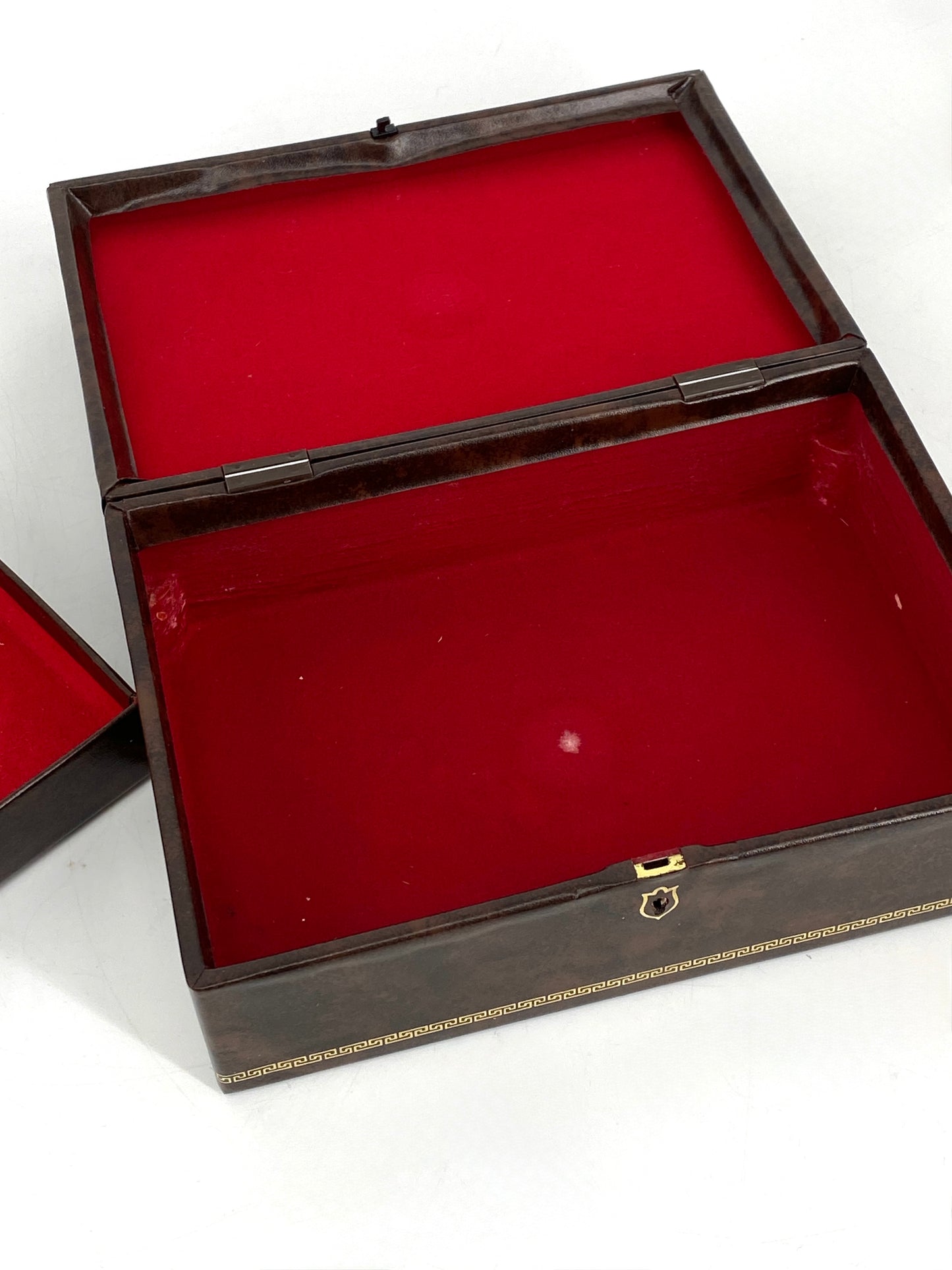 Schmuckkästchen in braun und gold, mit Schlüssel