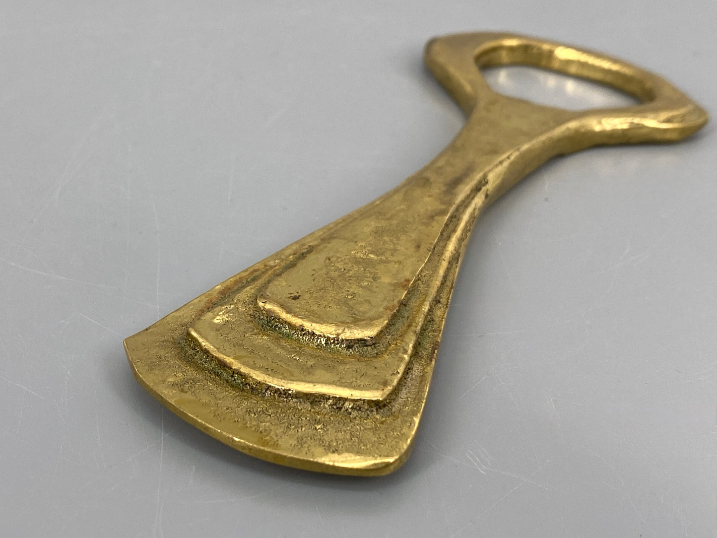 vintage Flaschenöffner aus massivem Messing