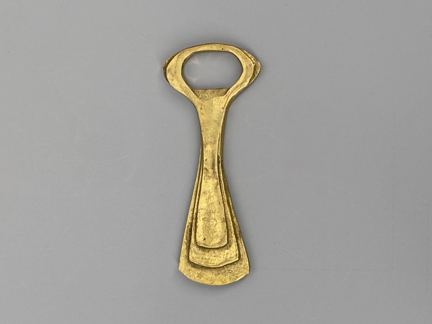 vintage Flaschenöffner aus massivem Messing