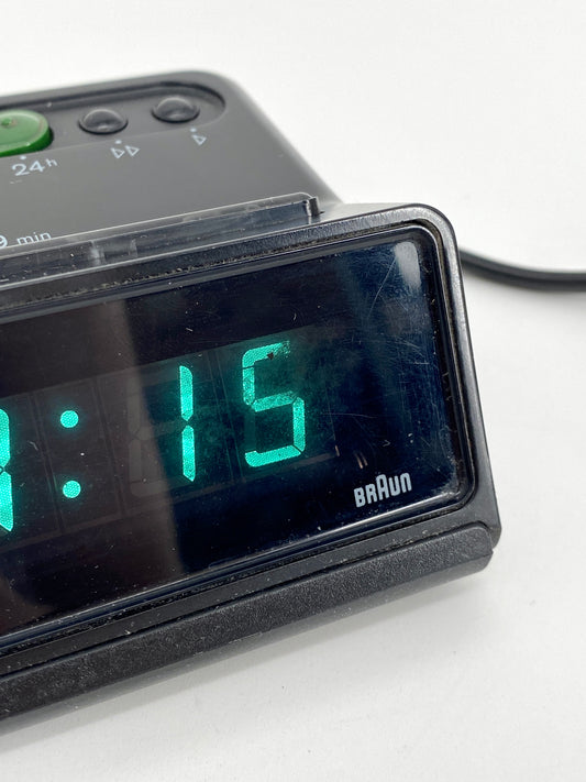 Digitale Tischuhr von Dietrich Lubs für BRAUN, Deutschland 1983