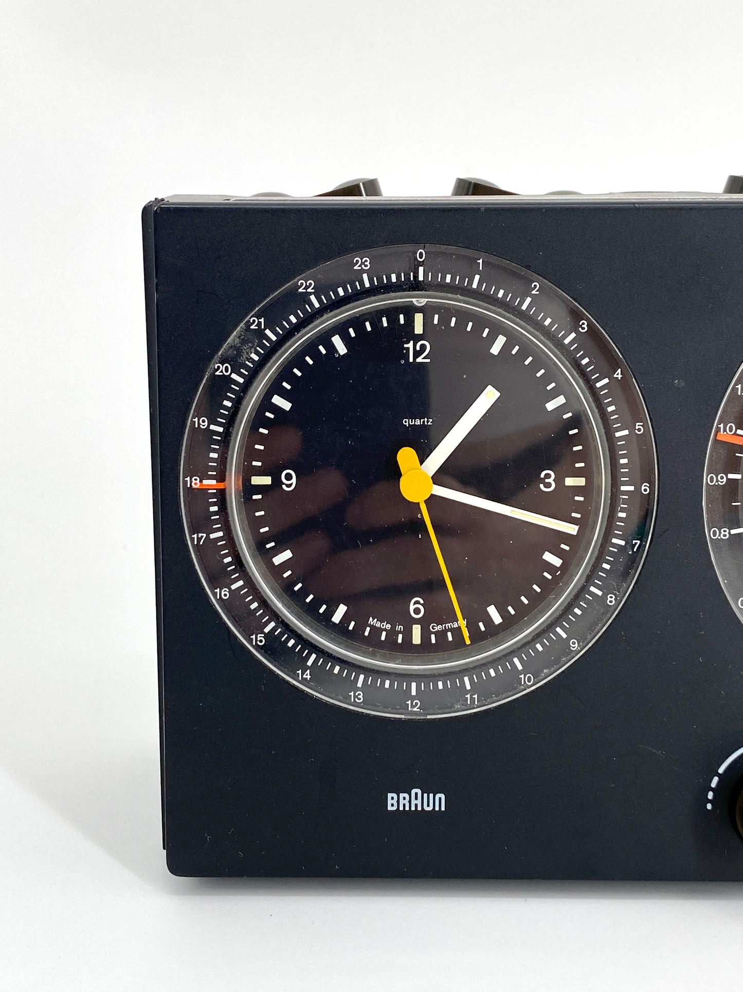 Tischuhr mit Radio und Wecker von Dieter Rams für BRAUN, Deutschland
