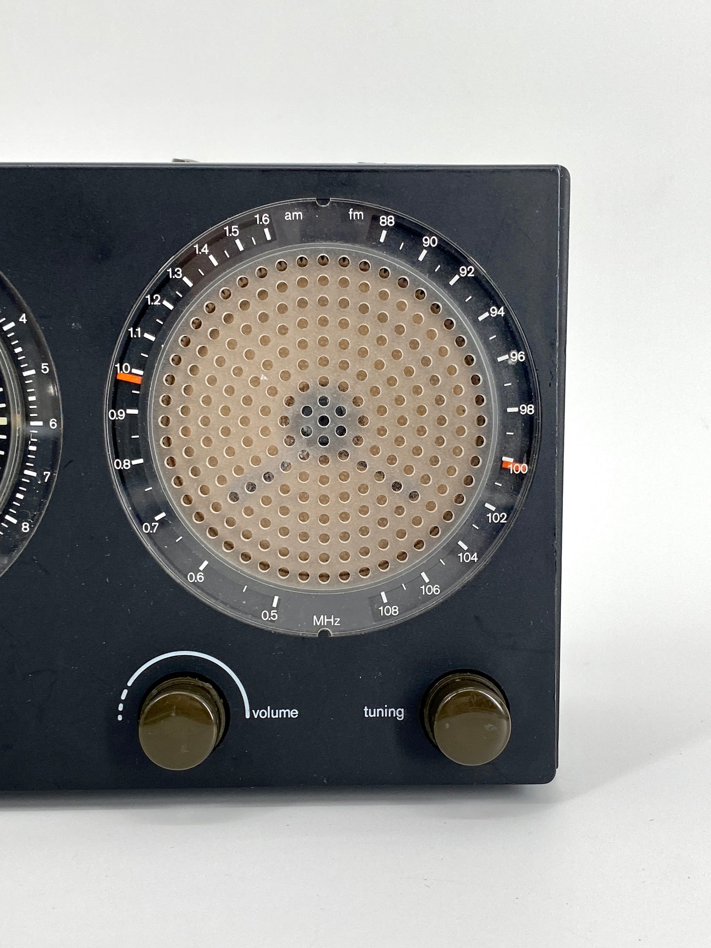 Tischuhr mit Radio und Wecker von Dieter Rams für BRAUN, Deutschland