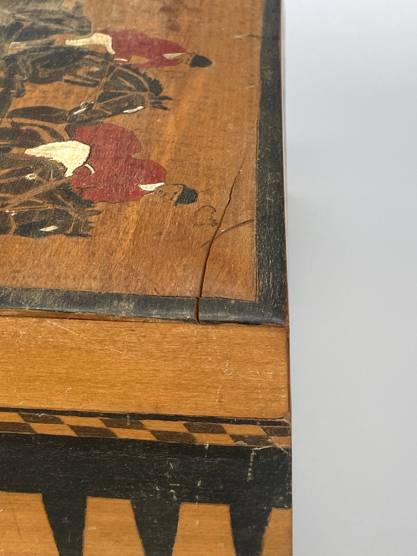 Schatulle aus Holz handbemalt mit Pferderennen, frühes 20. Jahrhundert