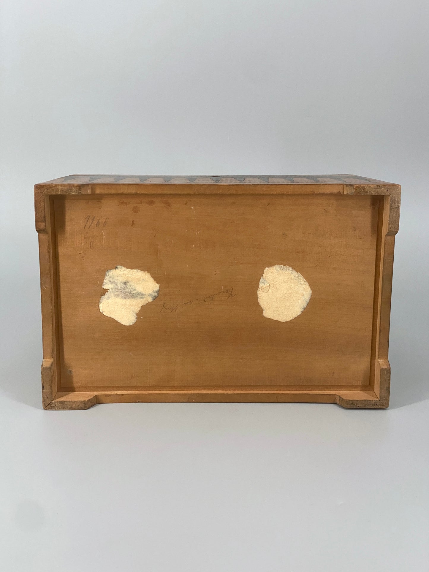 Schatulle aus Holz handbemalt mit Pferderennen, frühes 20. Jahrhundert