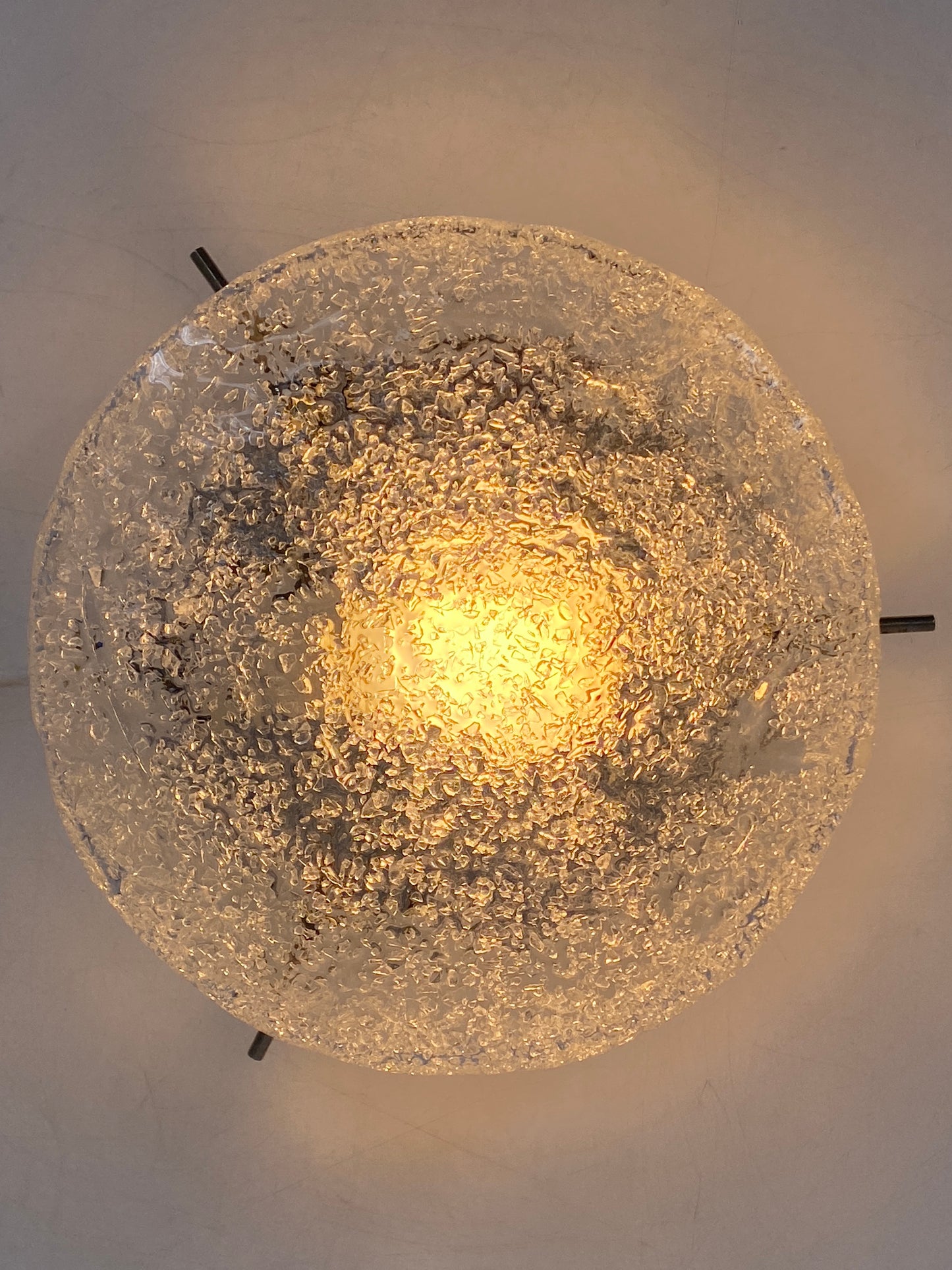 Deckenlampe / Plafoniere von Kaiser Leuchten oder Hillebrand Leuchten, Eisglas, 60er