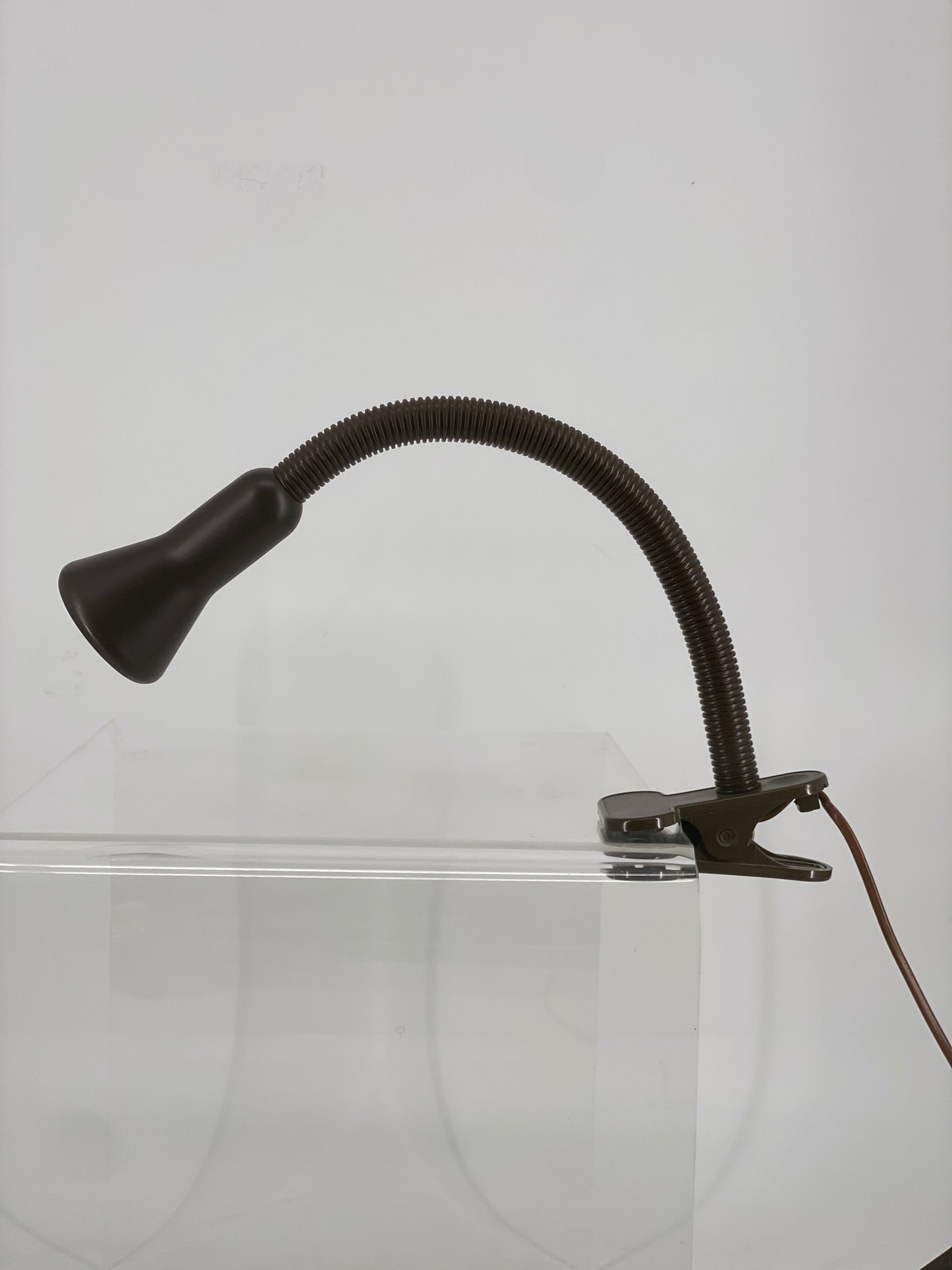 Braune Industrial Spot Klemmlampe von Brilliant Leuchten mit Schwanenhals