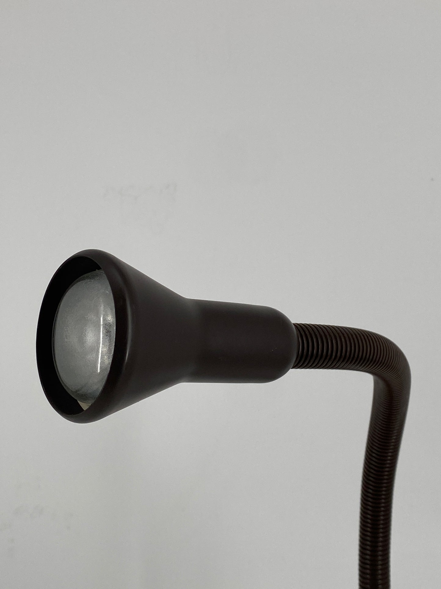 Braune Industrial Spot Klemmlampe von Brilliant Leuchten mit Schwanenhals