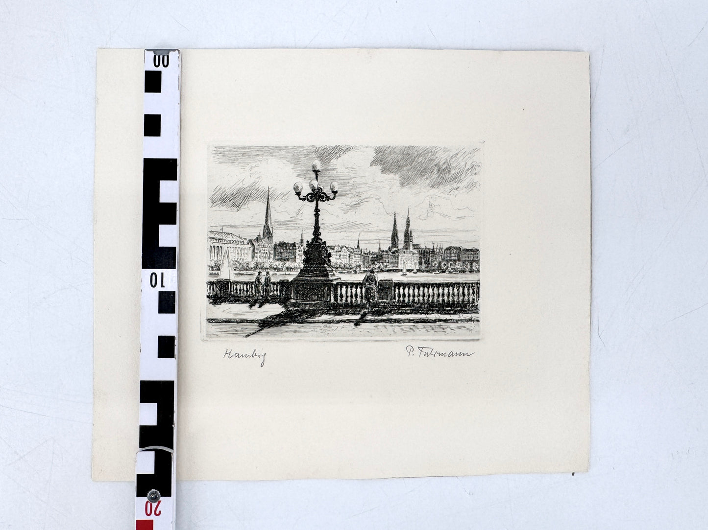 Radierung Hamburg - Blick von der Lombardsbrücke auf St. Nikolai, St. Petri, Hamburger Rathaus.