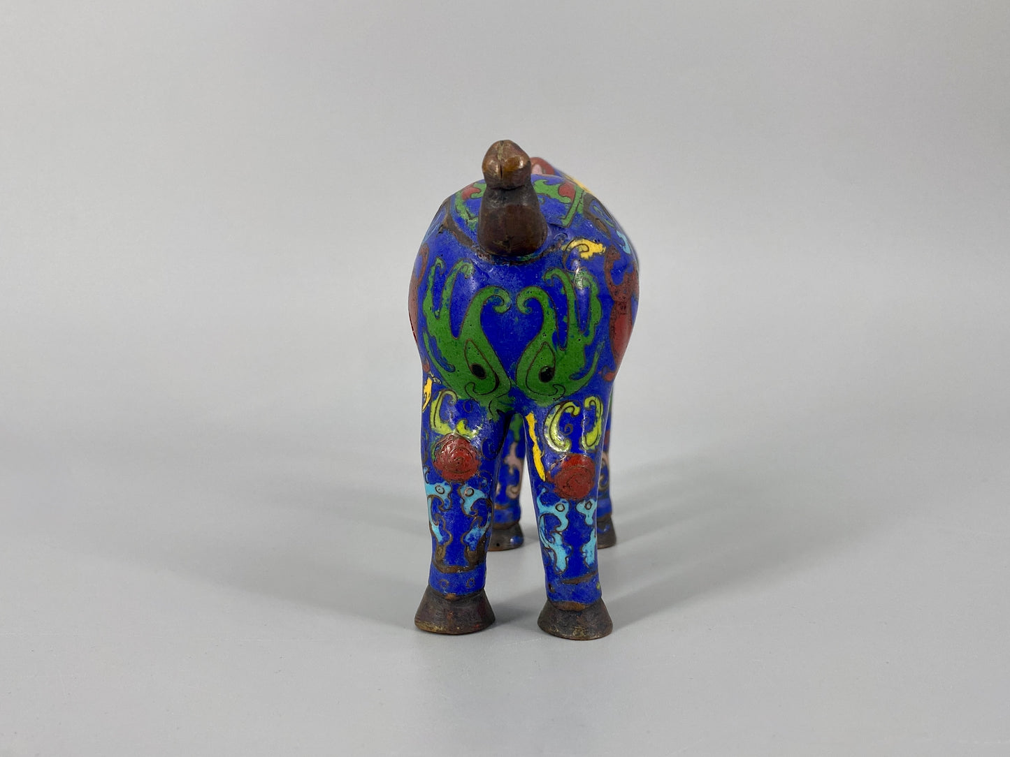 Cloisonne Pferd aus traditioneller Handarbeit, China, 20. Jh.