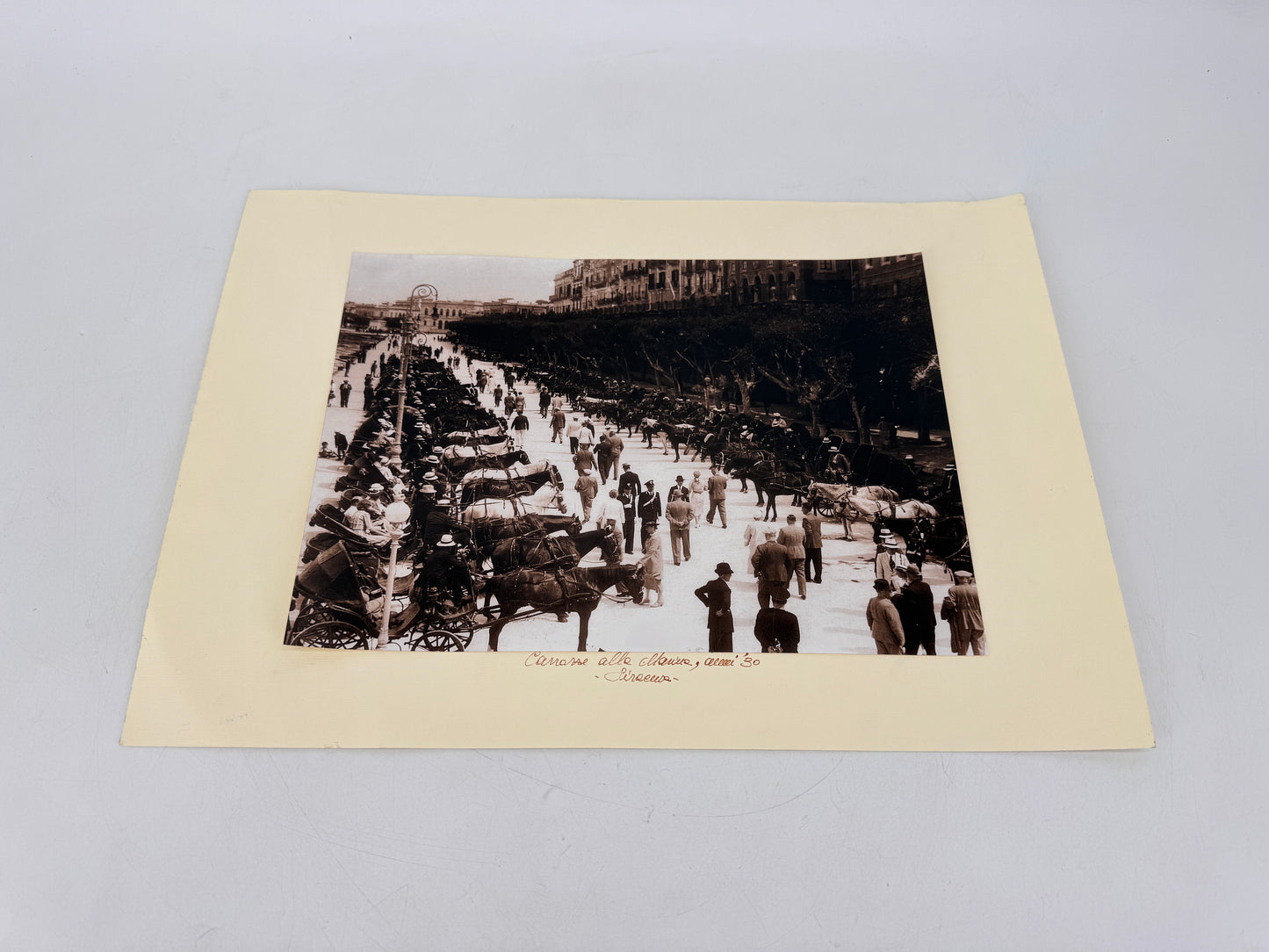 Carozze alla Marina, anni’ 30. Siricusa. Historische Fotografie, Sizilien