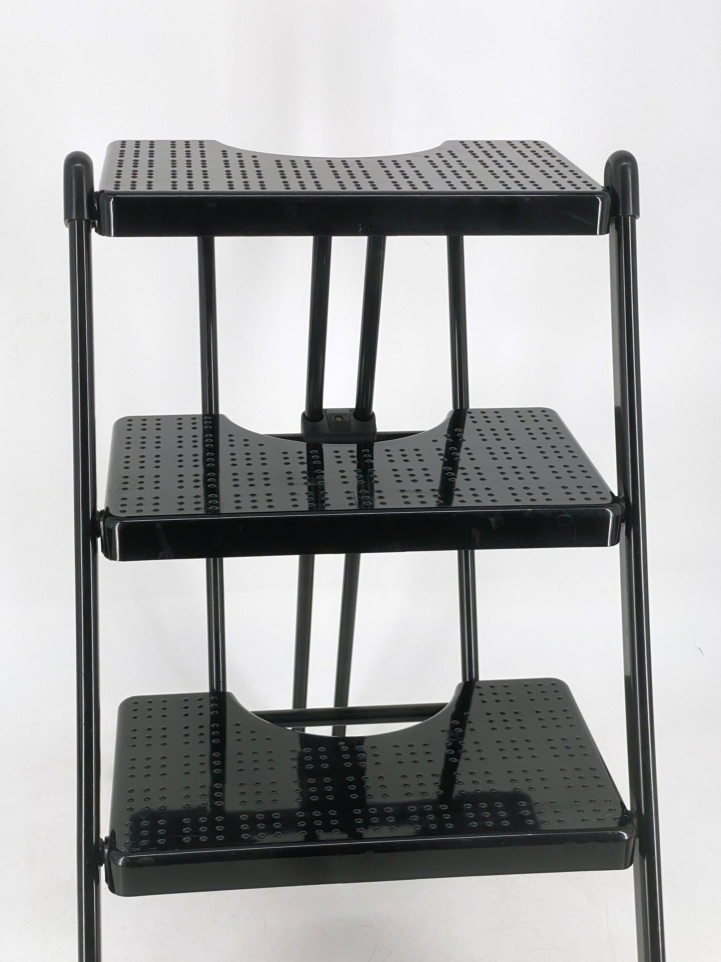 Alte Ausführung der Trittleiter NUOVASTEP in Schwarz von Andries & Hiroko Van Onck für Magis, Italien, 1984
