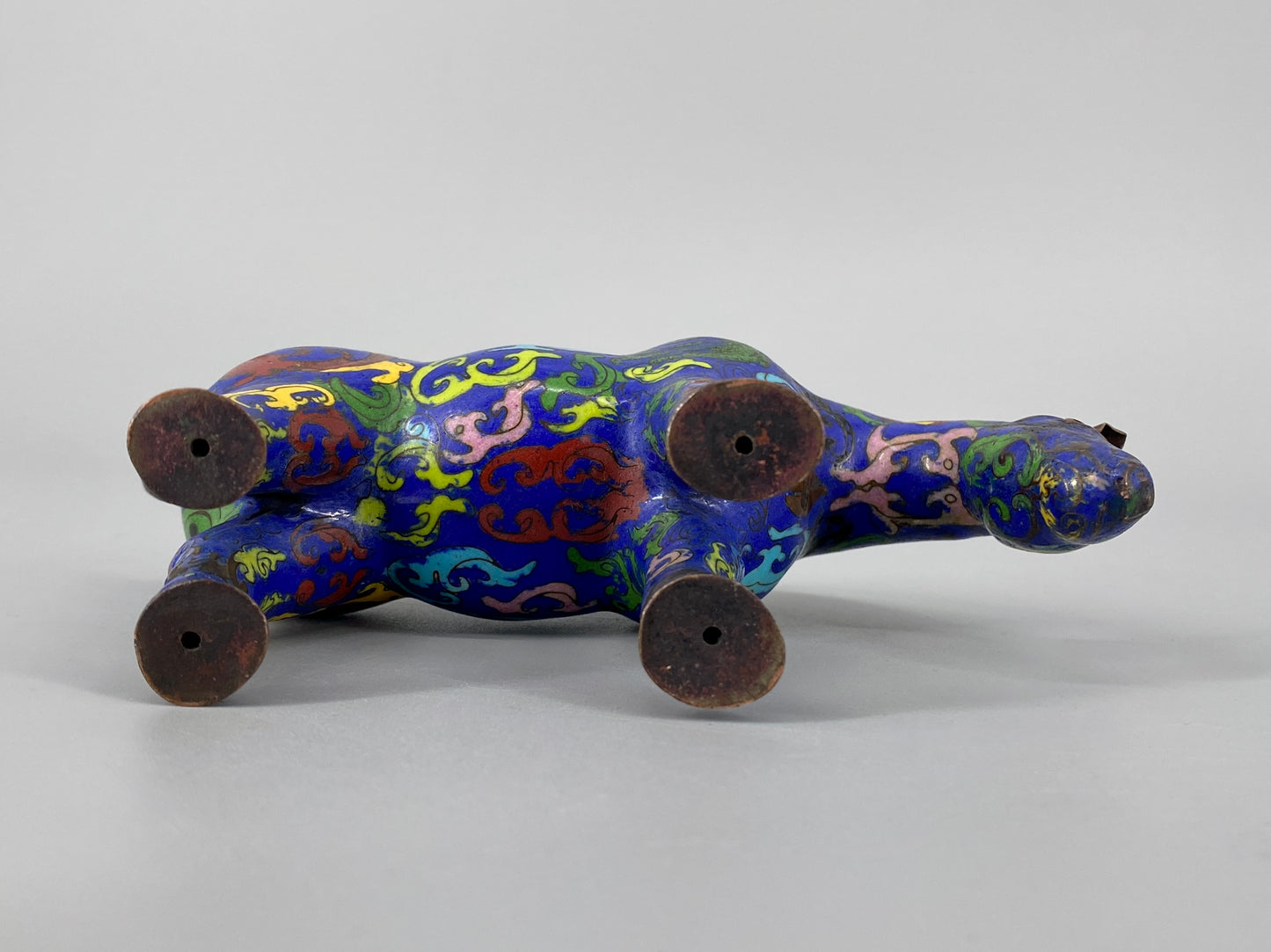 Cloisonne Pferd aus traditioneller Handarbeit, China, 20. Jh.