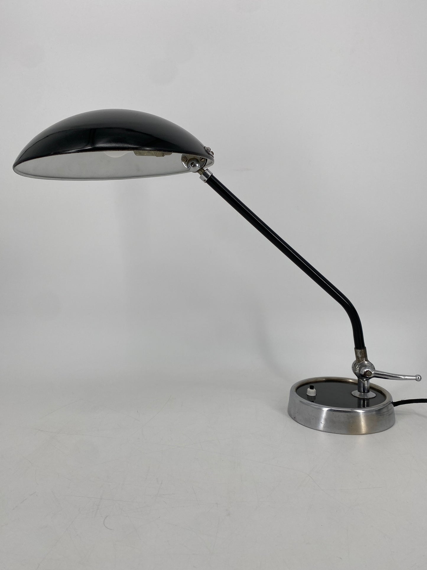 Schreibtischlampe im Bauhaus Design