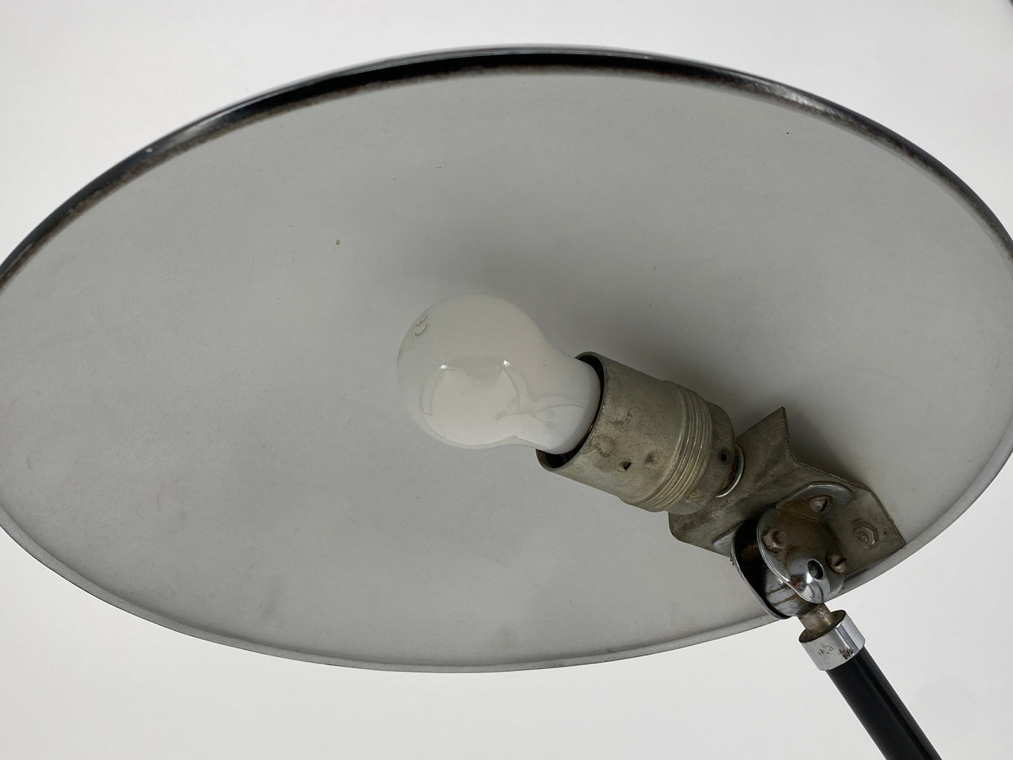 Schreibtischlampe im Bauhaus Design