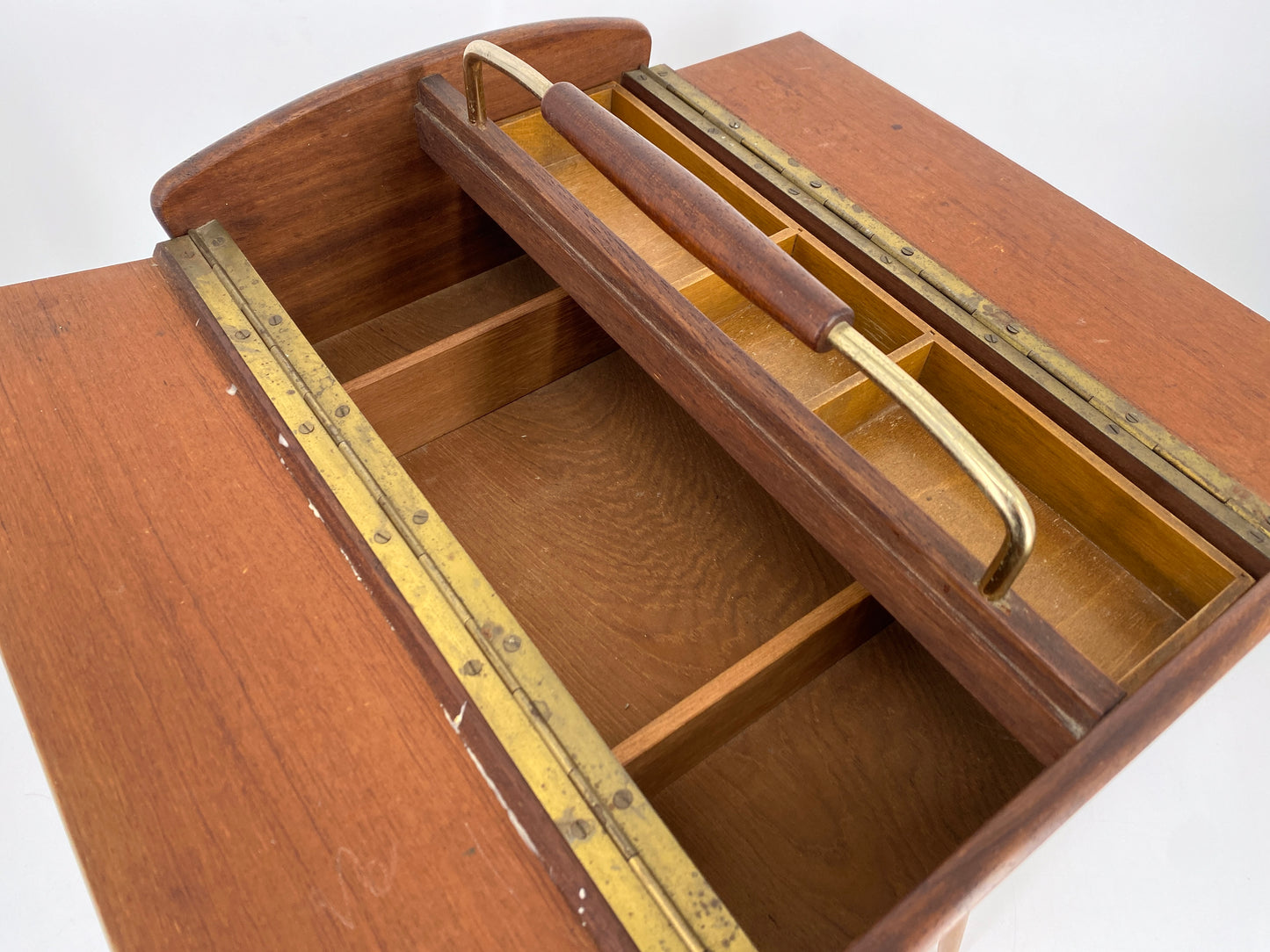 Mid Century Design Nähkasten aus Teak auf Beinen, 1950er