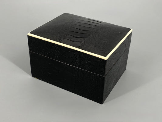 Holzschatulle von der Designmarke R&Y Augousti mit schwarzem Echtlederbezug, 1990/2000er Jahre