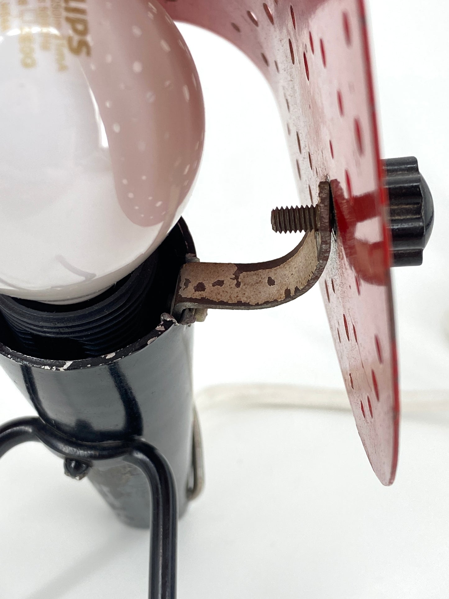 Tischlampe mit perforiertem Schirm von Ernest Igl für Hillebrand, 50er