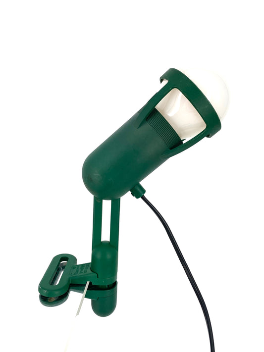 Robuste Garten- und Garagenlampe mit breitem Klemmbereich