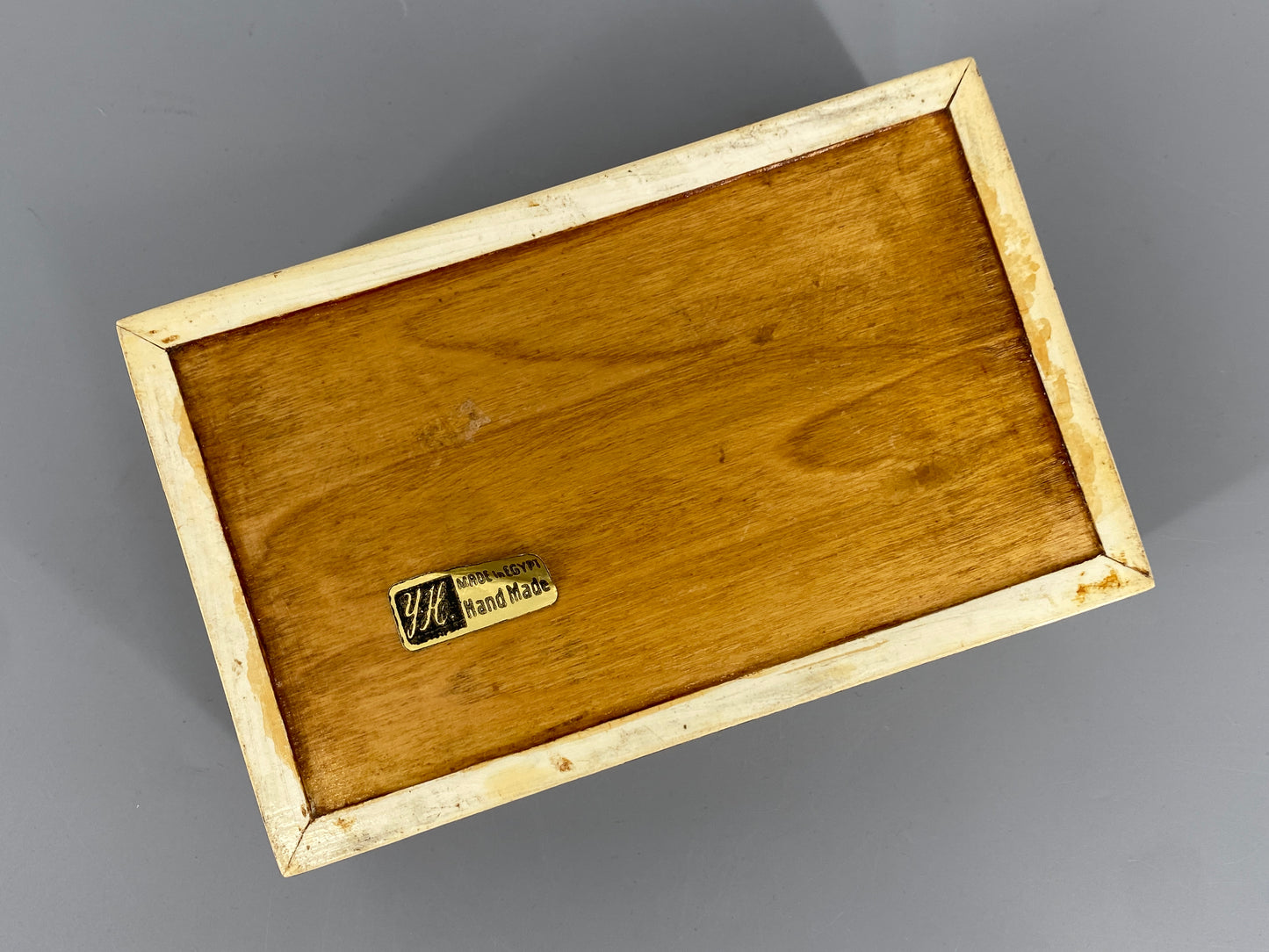 Zigarettenschatulle aus Massivholz mit Einlegearbeit von Perlmutt, Ägypten