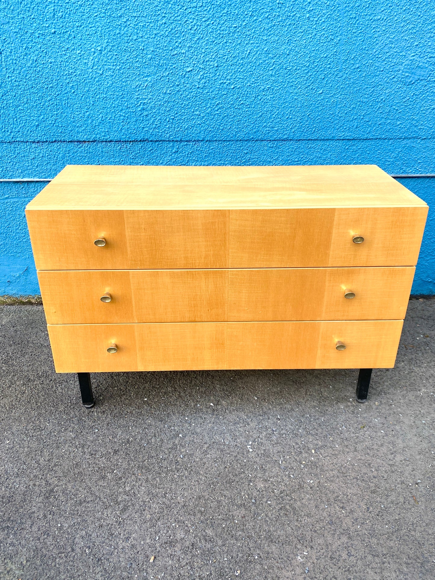 Kommode mit 3 Fächern im klassischen Vintage Look