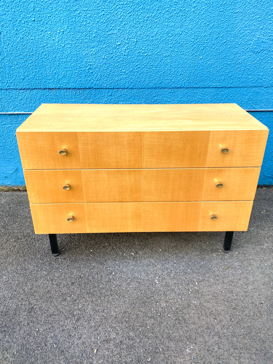 Kommode mit 3 Fächern im klassischen Vintage Look
