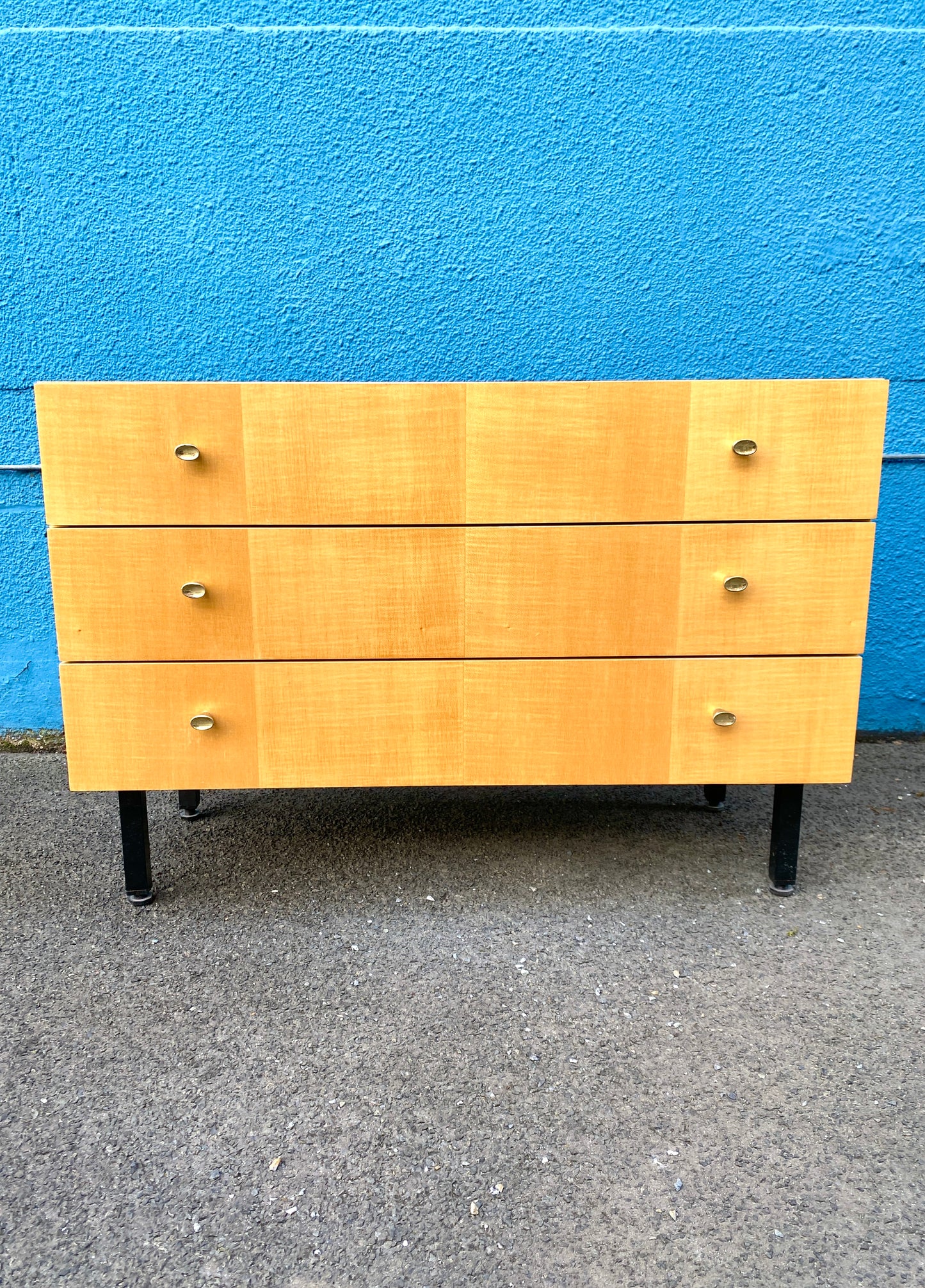 Kommode mit 3 Fächern im klassischen Vintage Look