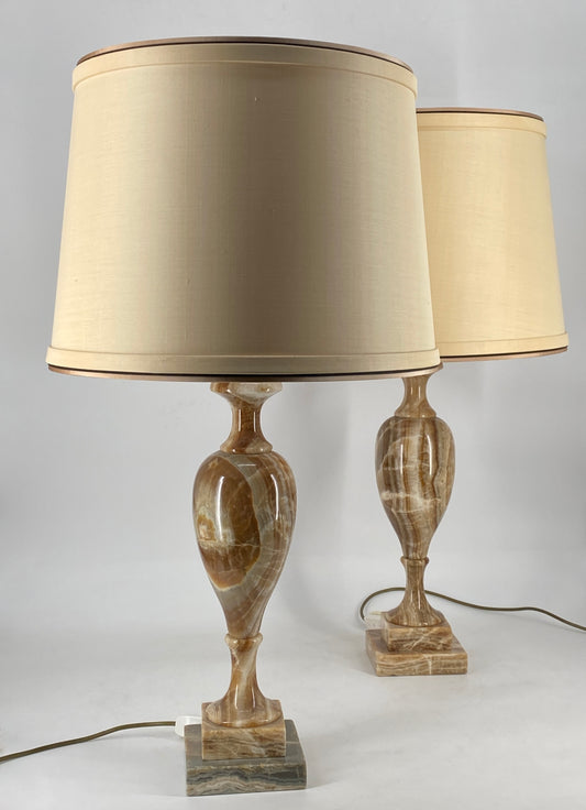 2 Stehlampen aus Onyx-Marmor, 1970er Jahre