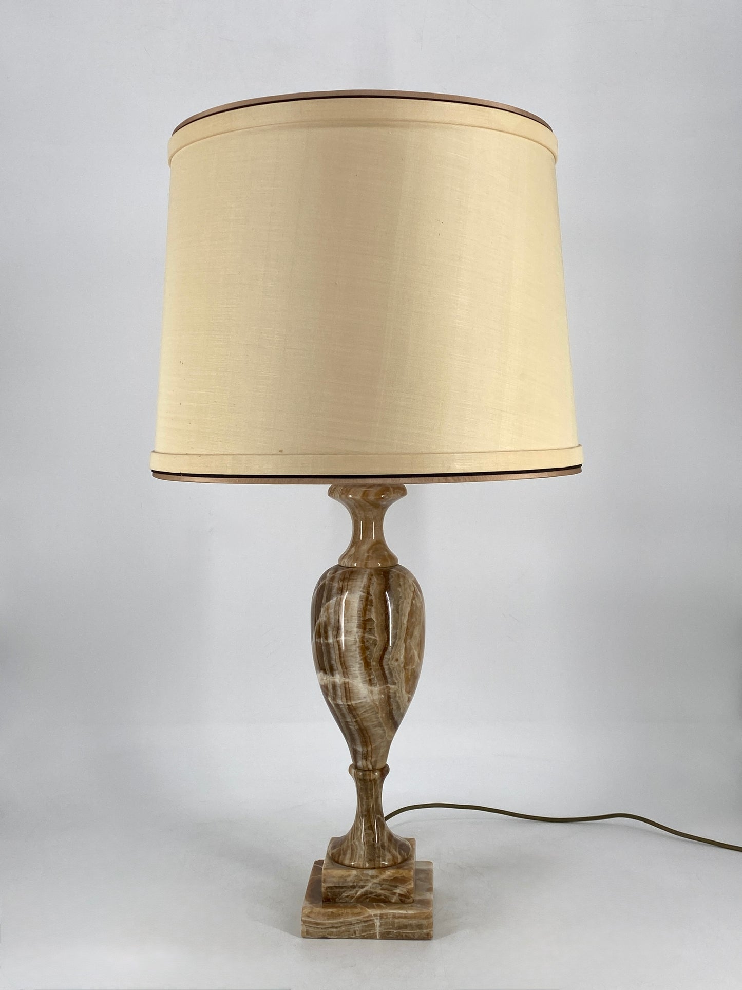 2 Stehlampen aus Onyx-Marmor, 1970er Jahre