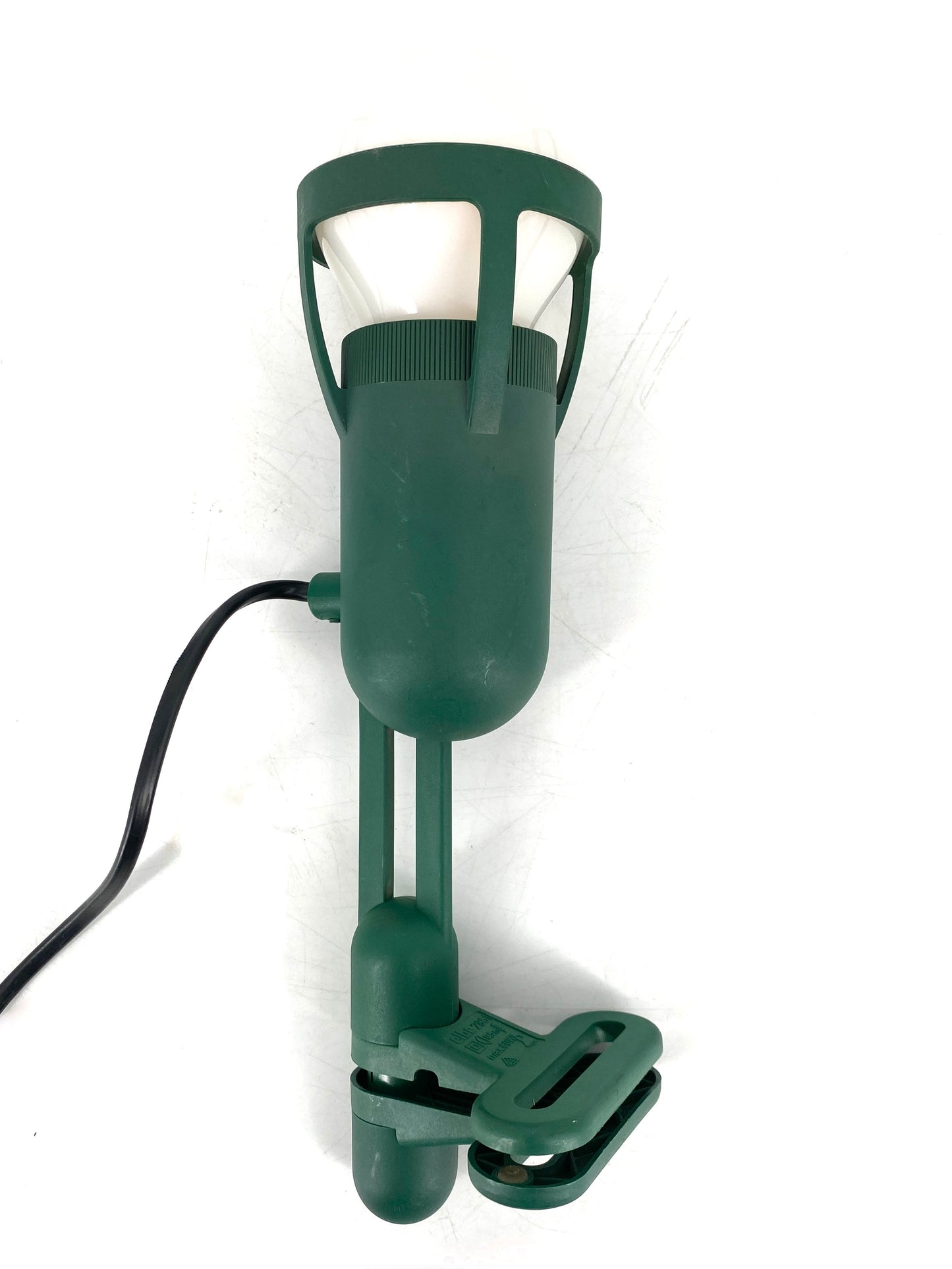 Robuste Garten- und Garagenlampe mit breitem Klemmbereich