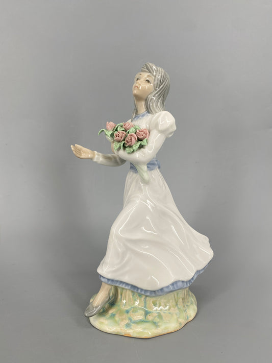 Porzellanfigur von Tengra, Mädchen mit Rosenstrauß, Spanien, 1980er