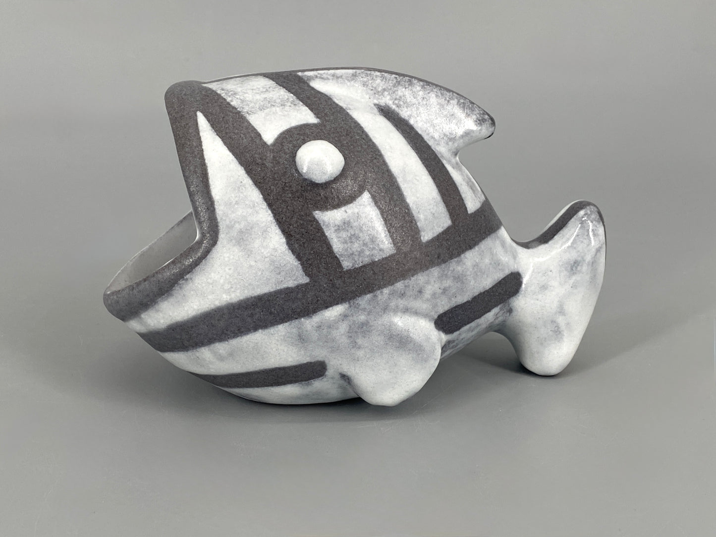 Signierte Keramikfigur "Fisch mit offenem Mund" vermutlich von Birgit Borik, Studiokeramik