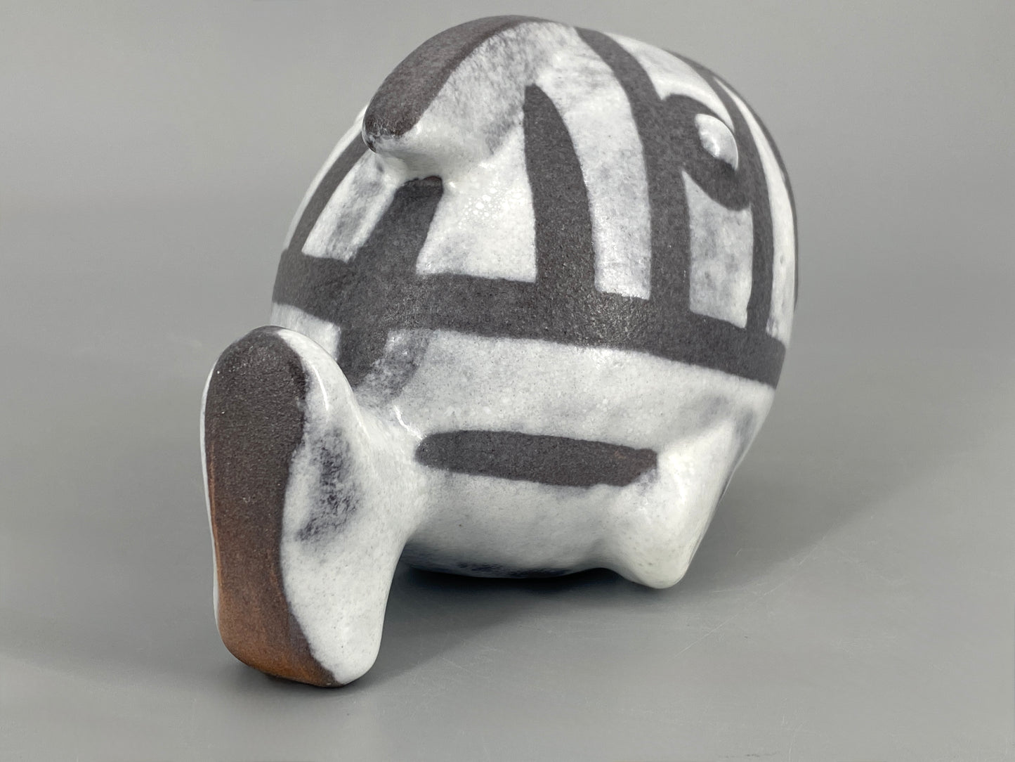 Signierte Keramikfigur "Fisch mit offenem Mund" vermutlich von Birgit Borik, Studiokeramik