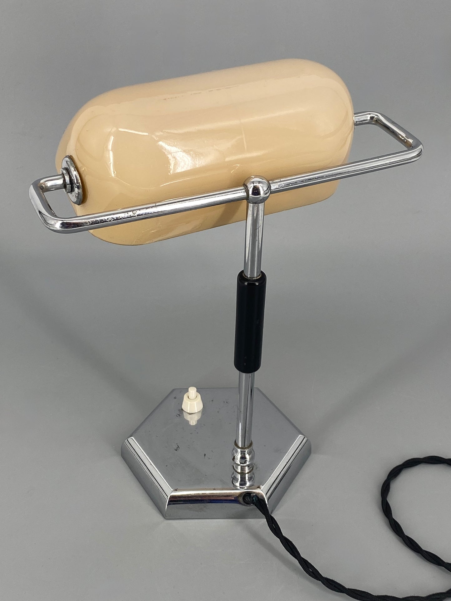 Art deco Bankerlampe, mit Glasschirm, vernickelt, 1920er Jahre