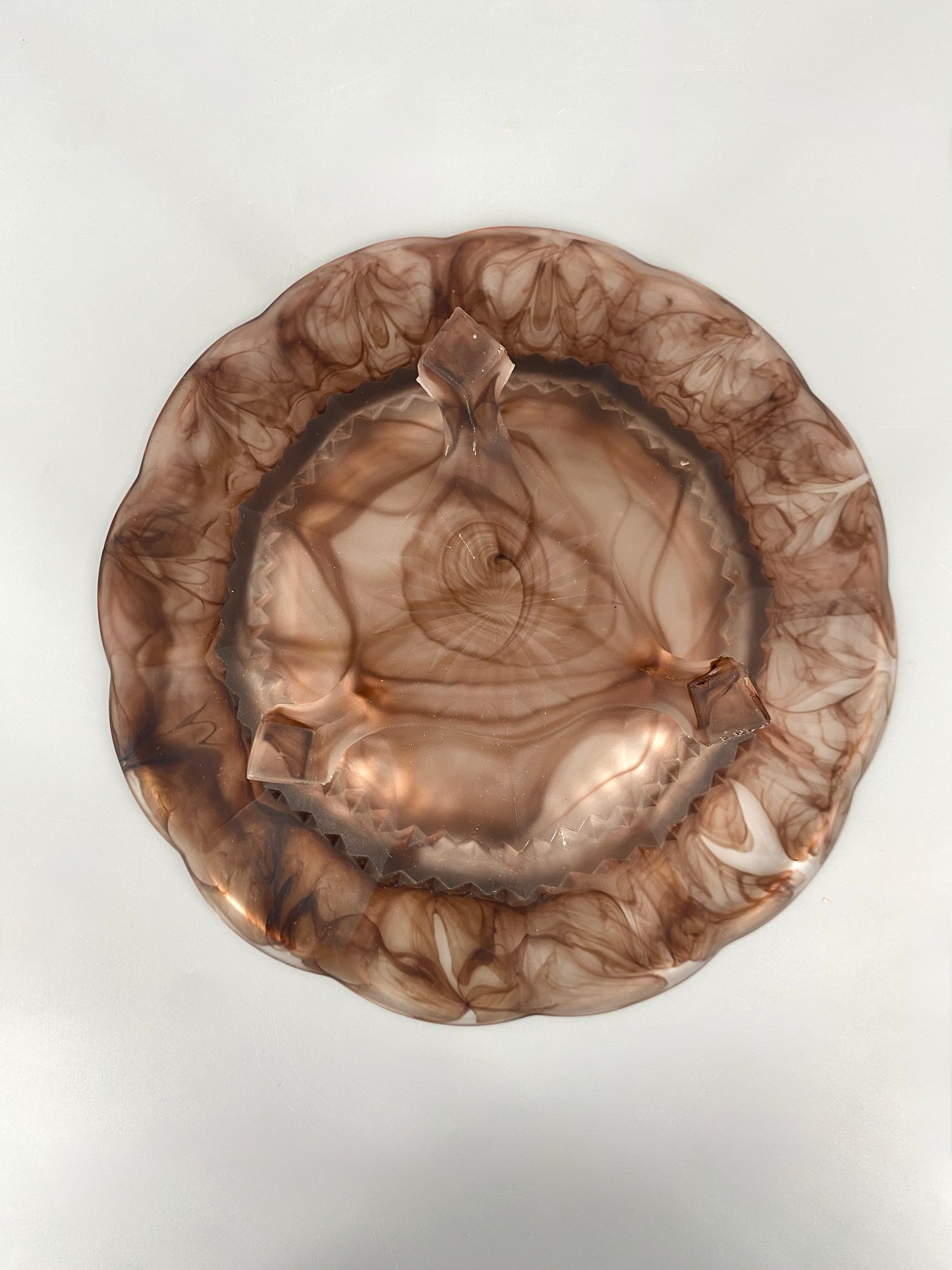 Fußschale "Hanna" aus Oralitglas von der Glasmanufaktur August Walther & Söhne AG, 1932/34