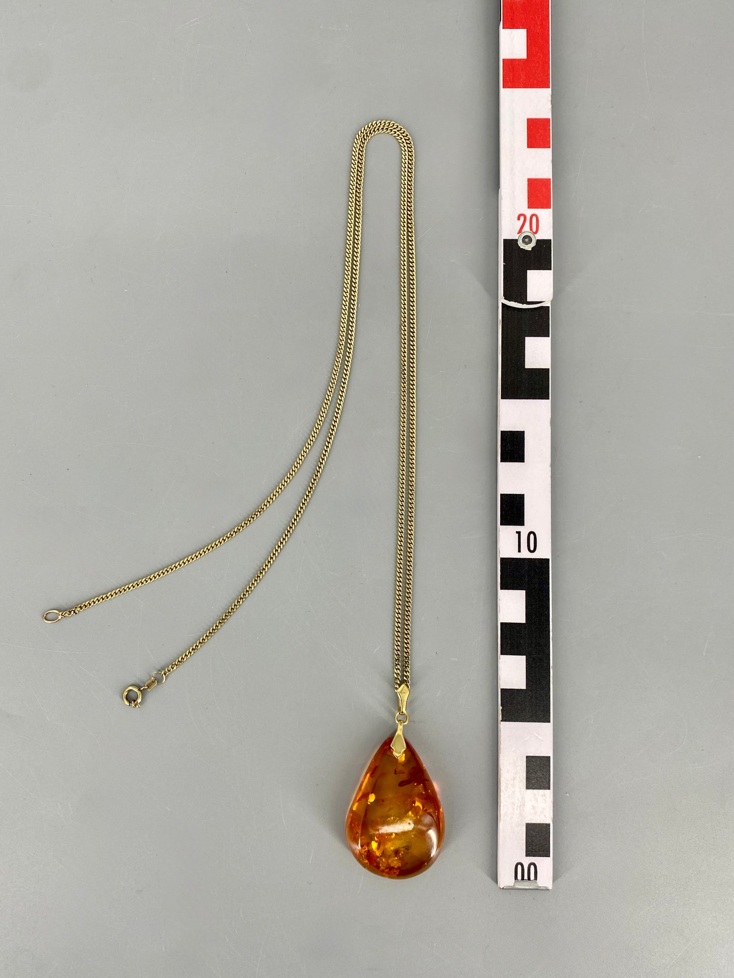 8 Karat Goldkette mit Bernsteinanhänger, Vintage