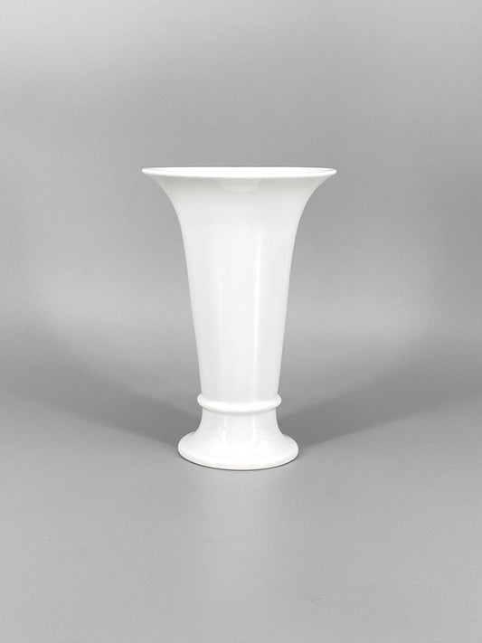 weiße Porzellan Vase in Trichterform von AK Kaiser, Deutschland, 1970er
