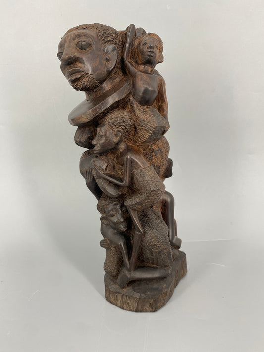 Makonde Schnitzerei-Figur, bekannt als "Baum des Lebens", Ostafrika