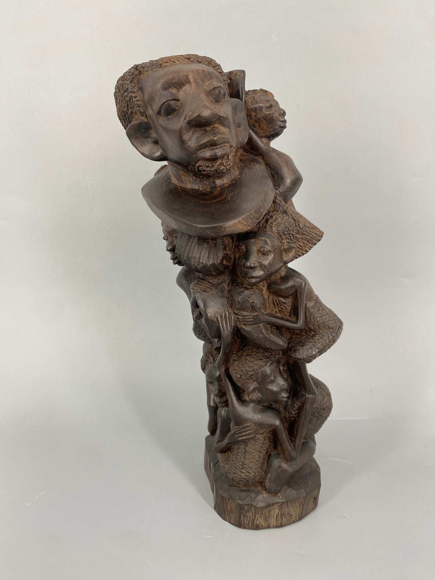 Makonde Schnitzerei-Figur, bekannt als "Baum des Lebens", Ostafrika