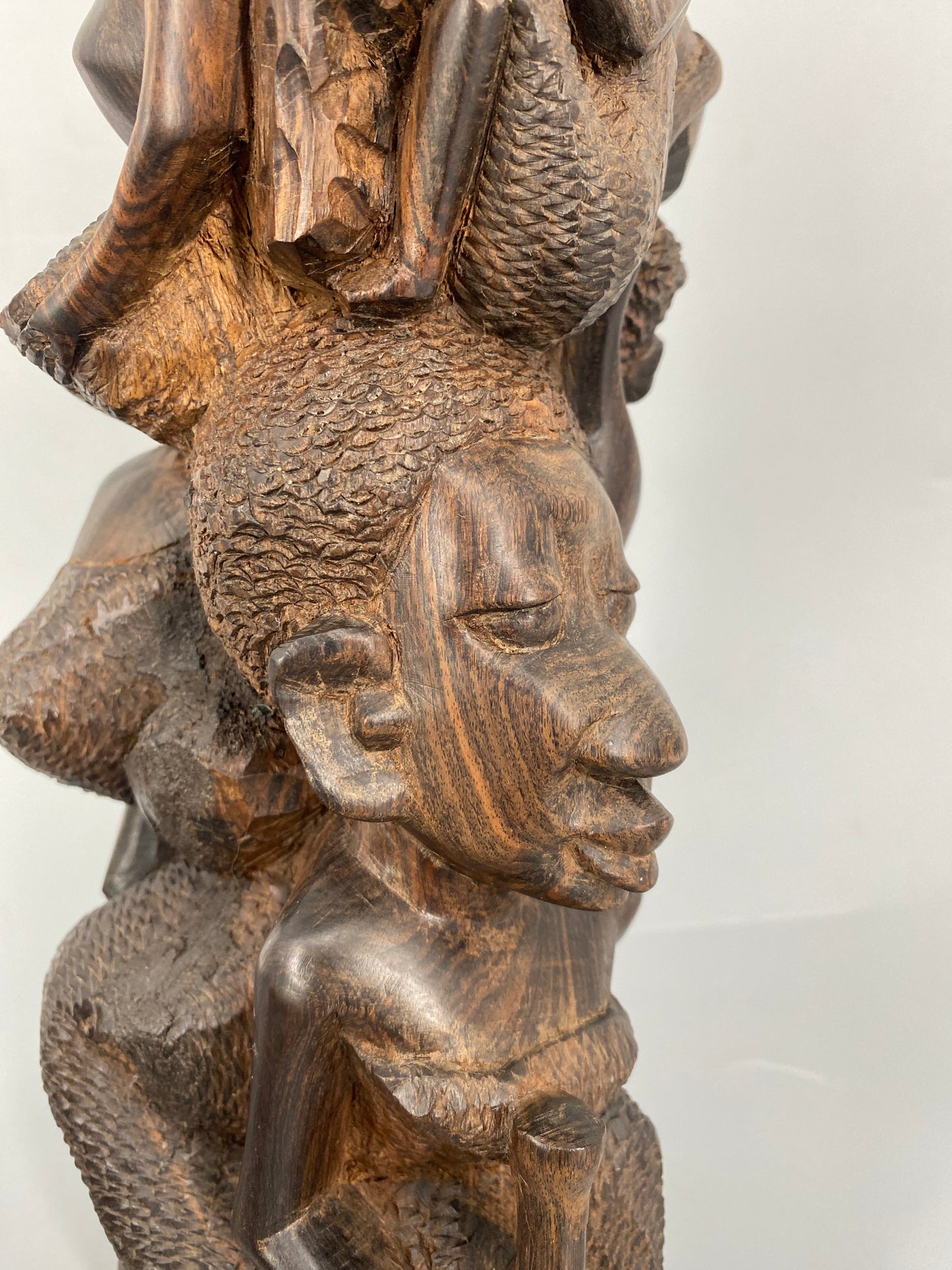 Makonde Schnitzerei-Figur, bekannt als "Baum des Lebens", Ostafrika