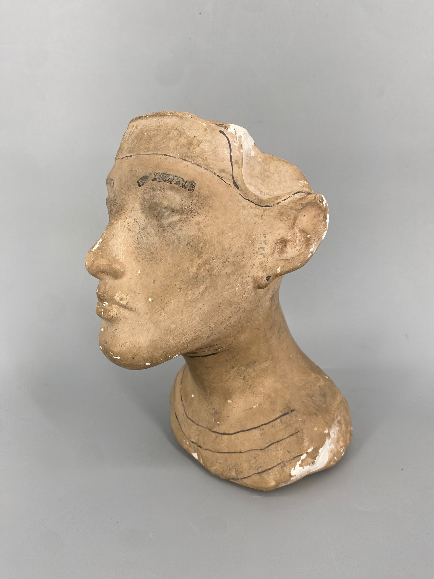 Gipsbüste von Tutanchamun im Amarna Stil, aus der Sammlung des Ägyptischen Museums Berlin