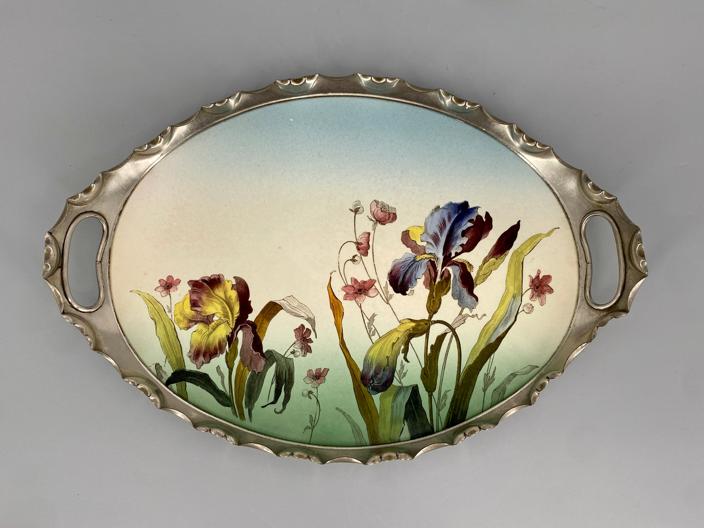 Serviertablet mit Irismotiv von Max Dannhorn, Jugendstil