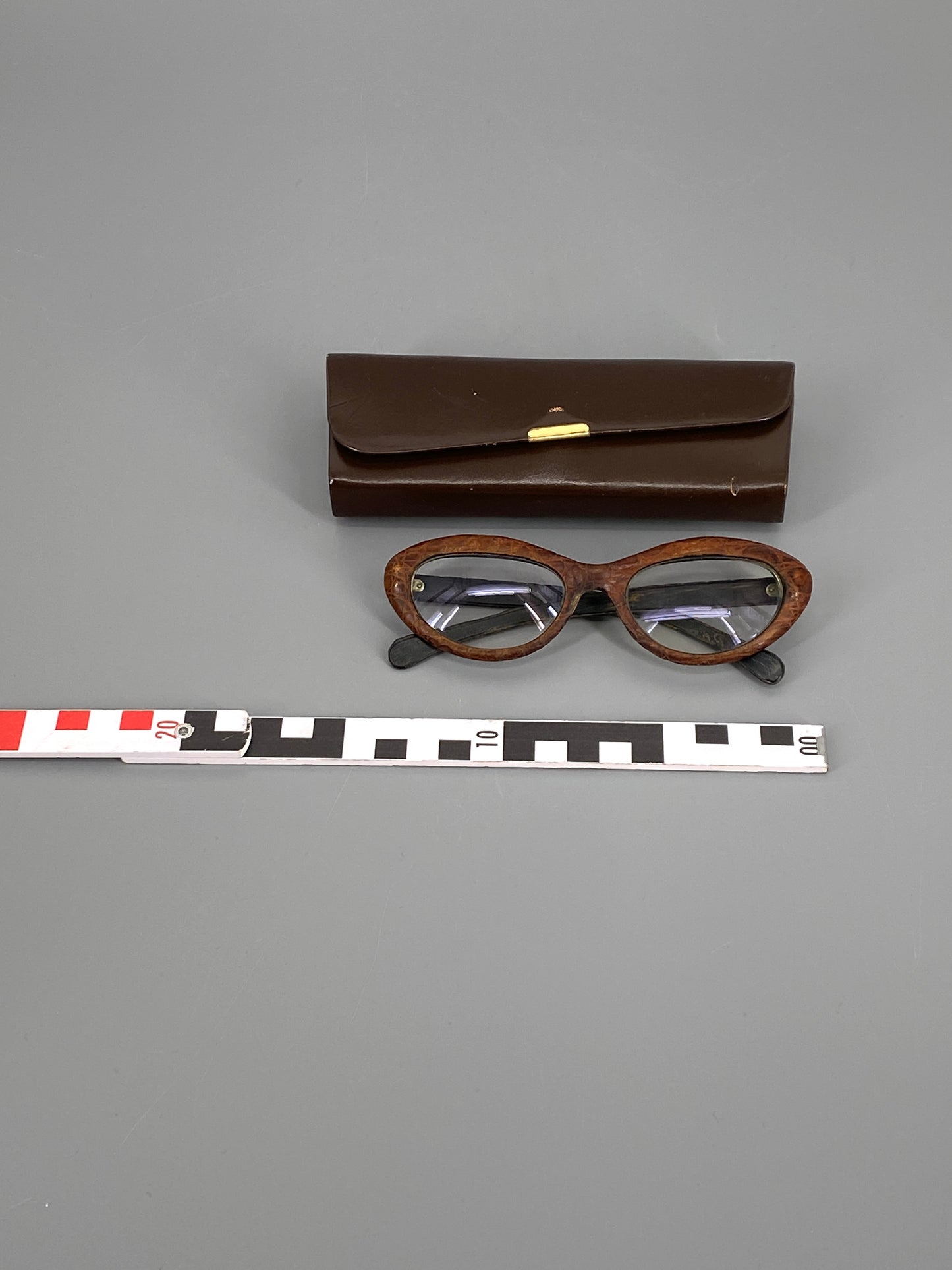 Cat Eye Brille aus Leder und Horn, 90er