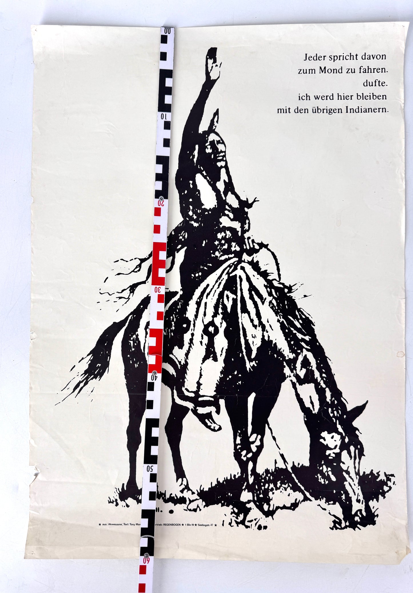 Jeder spricht davon zum Mond zu fahren... Mohawk/Indianer Poster, Zitat