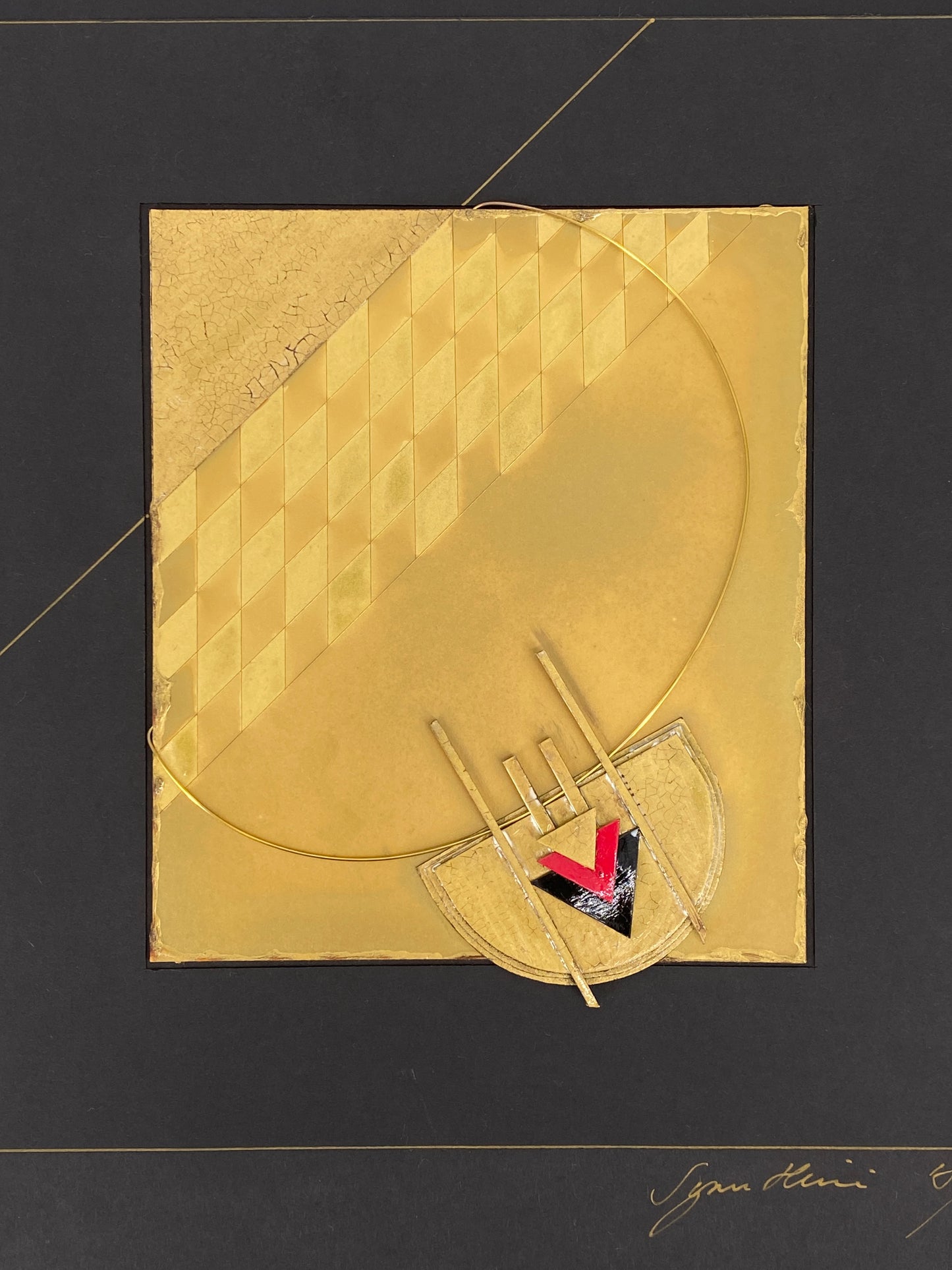 Signierte Konstruktivistische Kartoncollage in Gold mit einem Kupferdraht, 1984