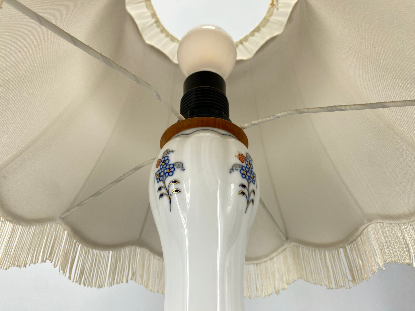 Meissen Tischlampe mit Zwiebelmuster, Deutschland, 19. Jh.