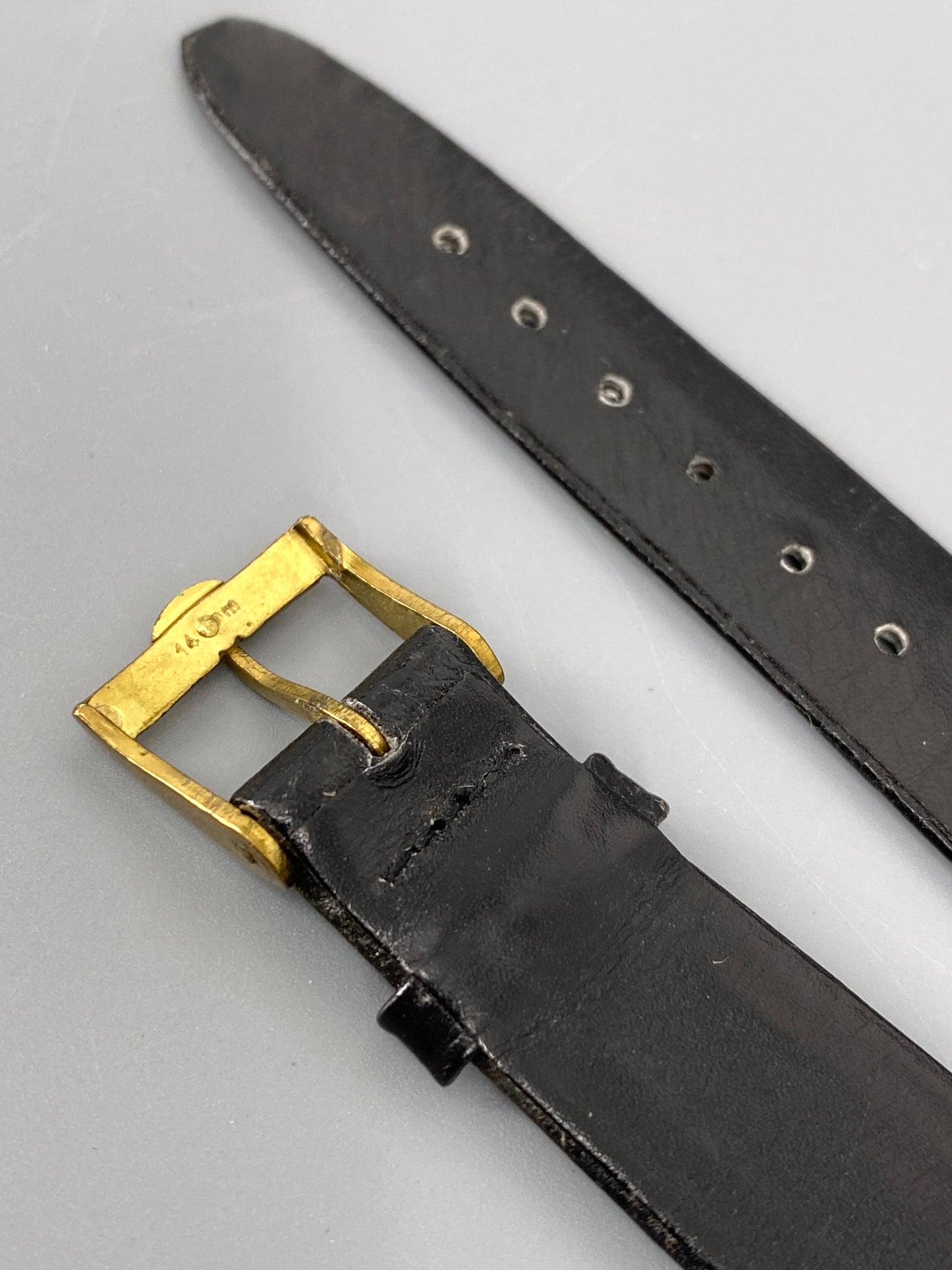 Armband von Tissot aus schwarzem Leder, Schweiz, 80er