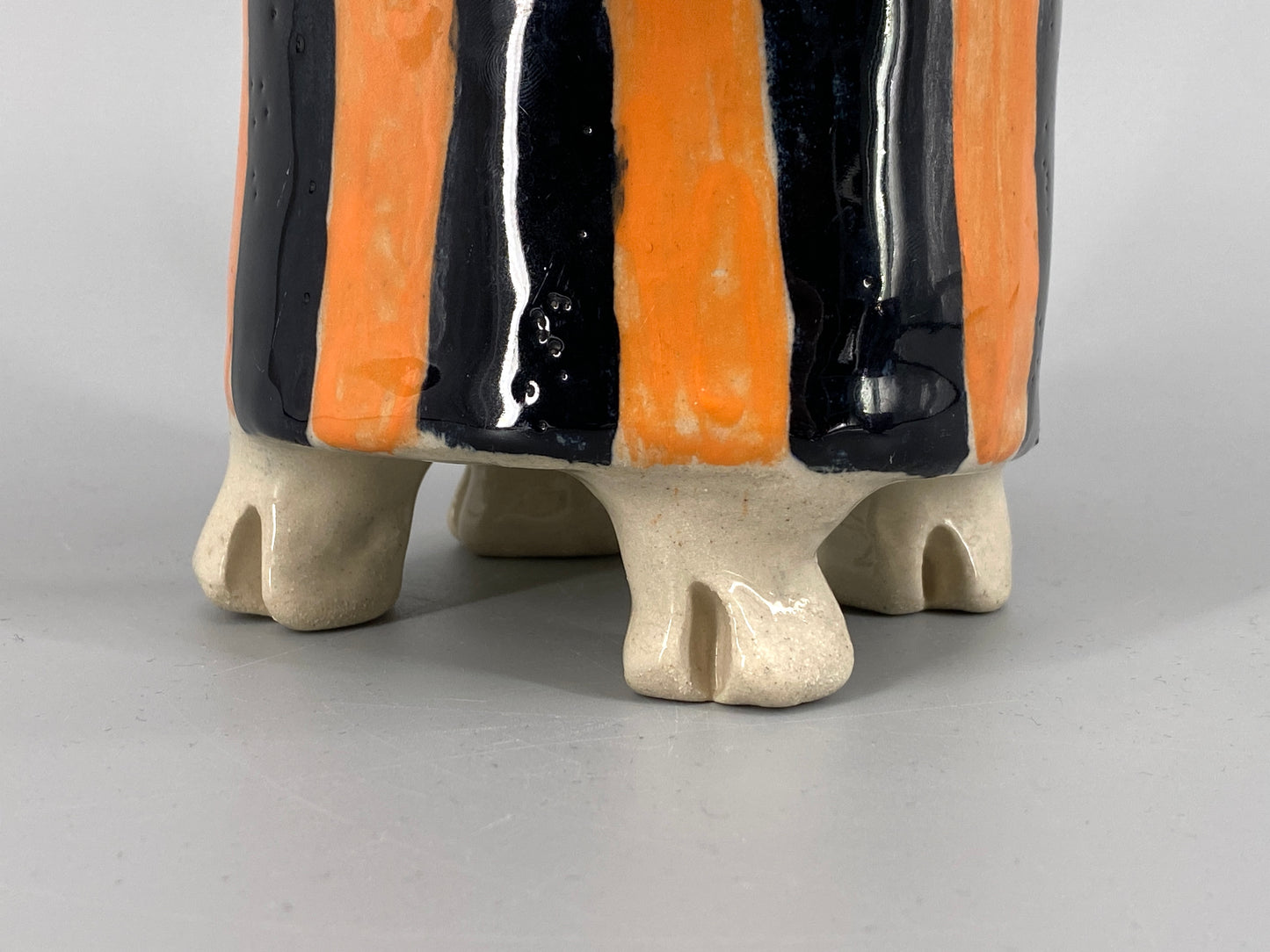 groteske Studiokeramik riesen Tasse / Vase als Tier