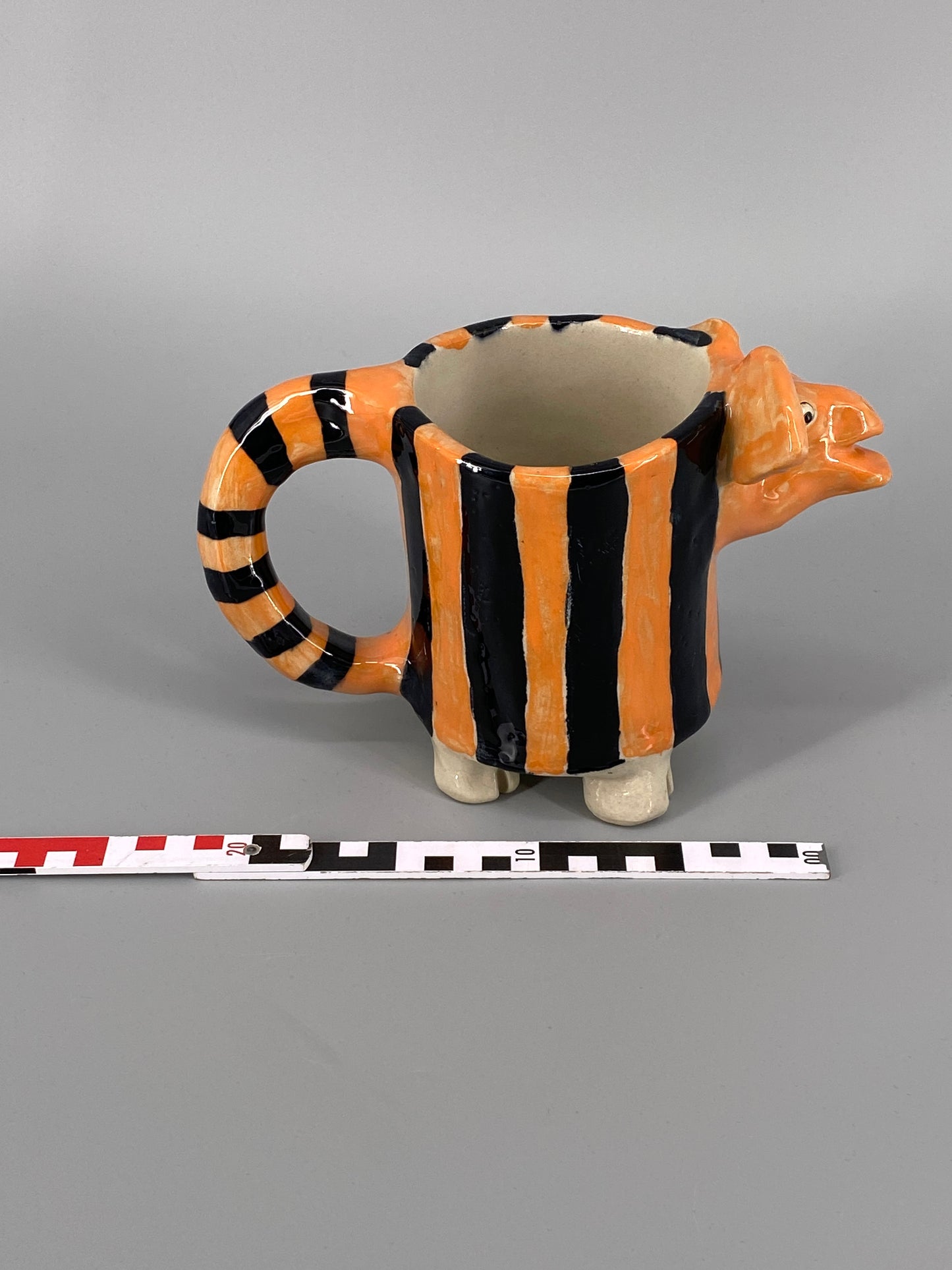 groteske Studiokeramik riesen Tasse / Vase als Tier