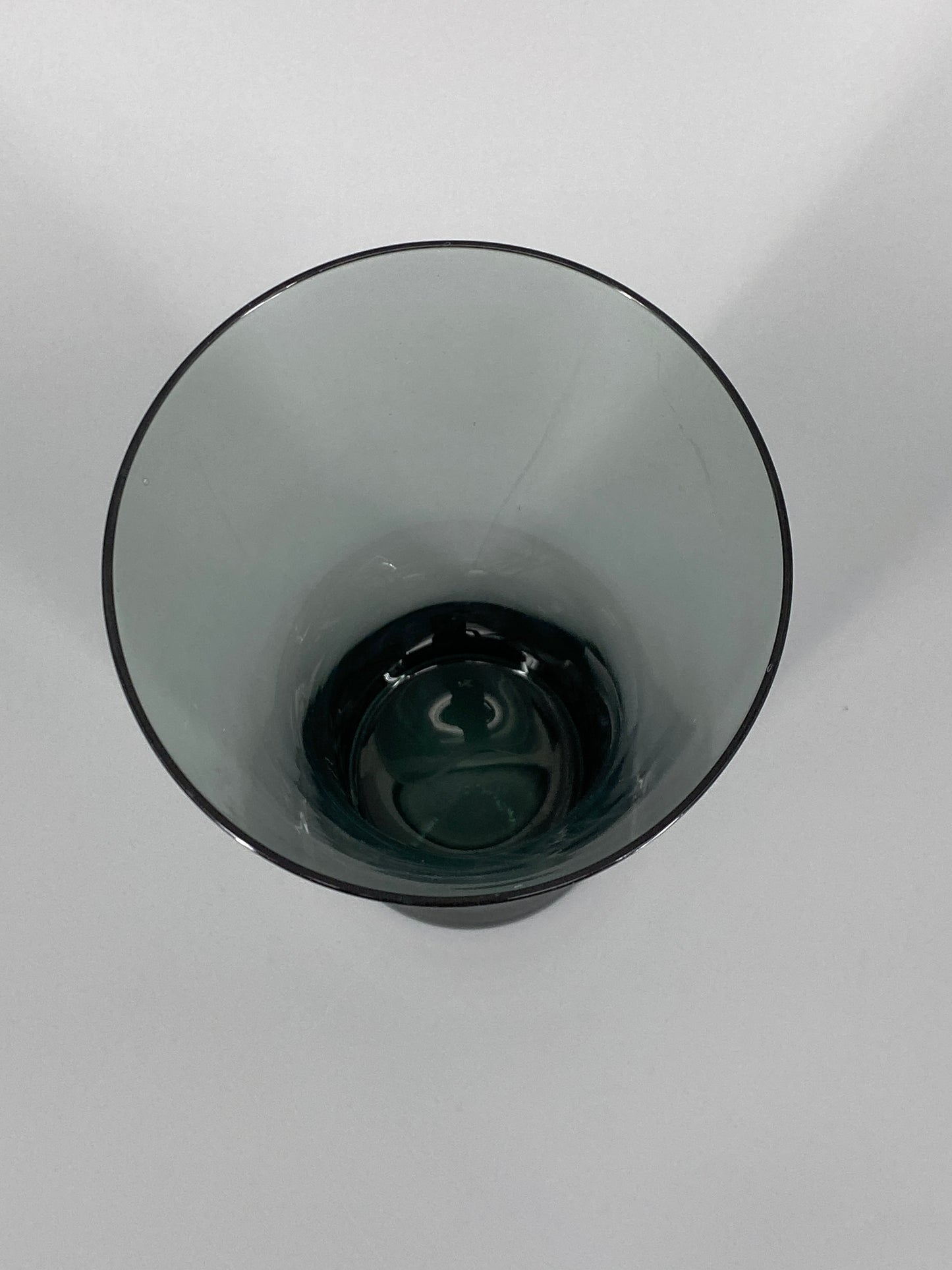 Turmalinfarbene Glas Vase von Wilhelm Wagenfeld für WMF, 1950er